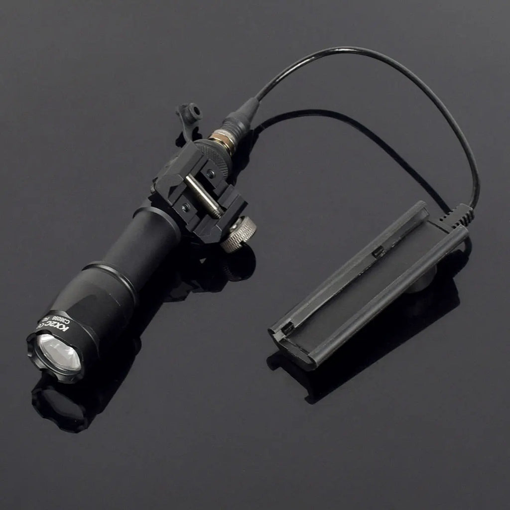 Tactical Scout Light With Dual Function Pressure Switch 600 Lumen