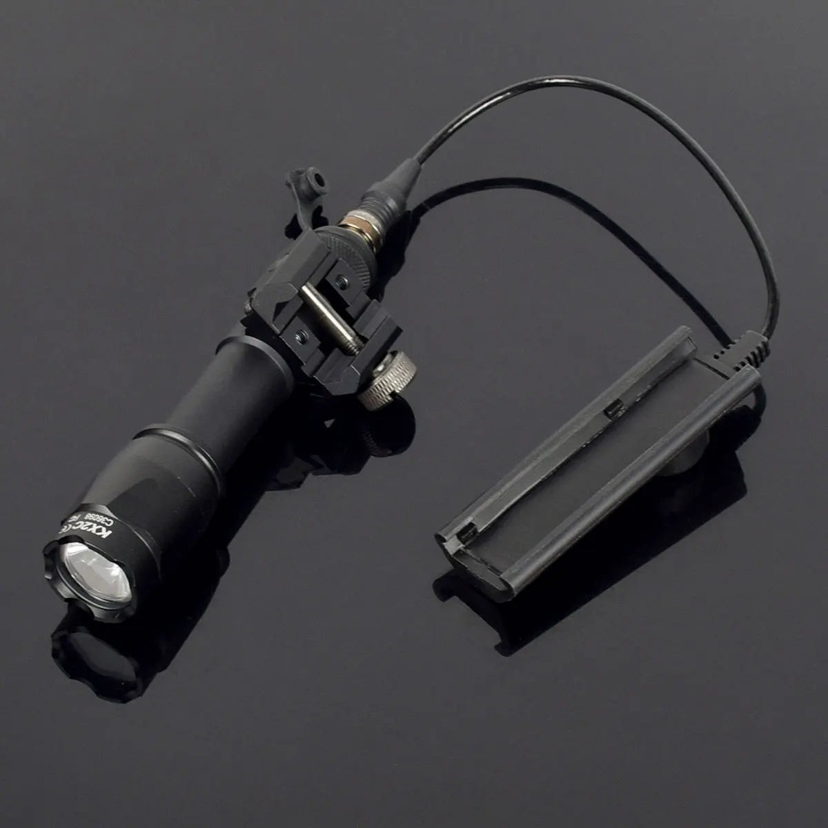 Tactical Scout Light With Dual Function Pressure Switch 600 Lumen