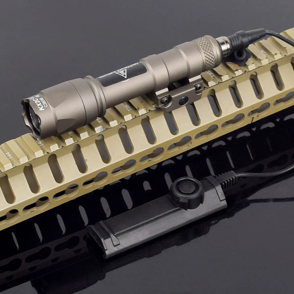 Tactical Scout Light With Dual Function Pressure Switch 600 Lumen